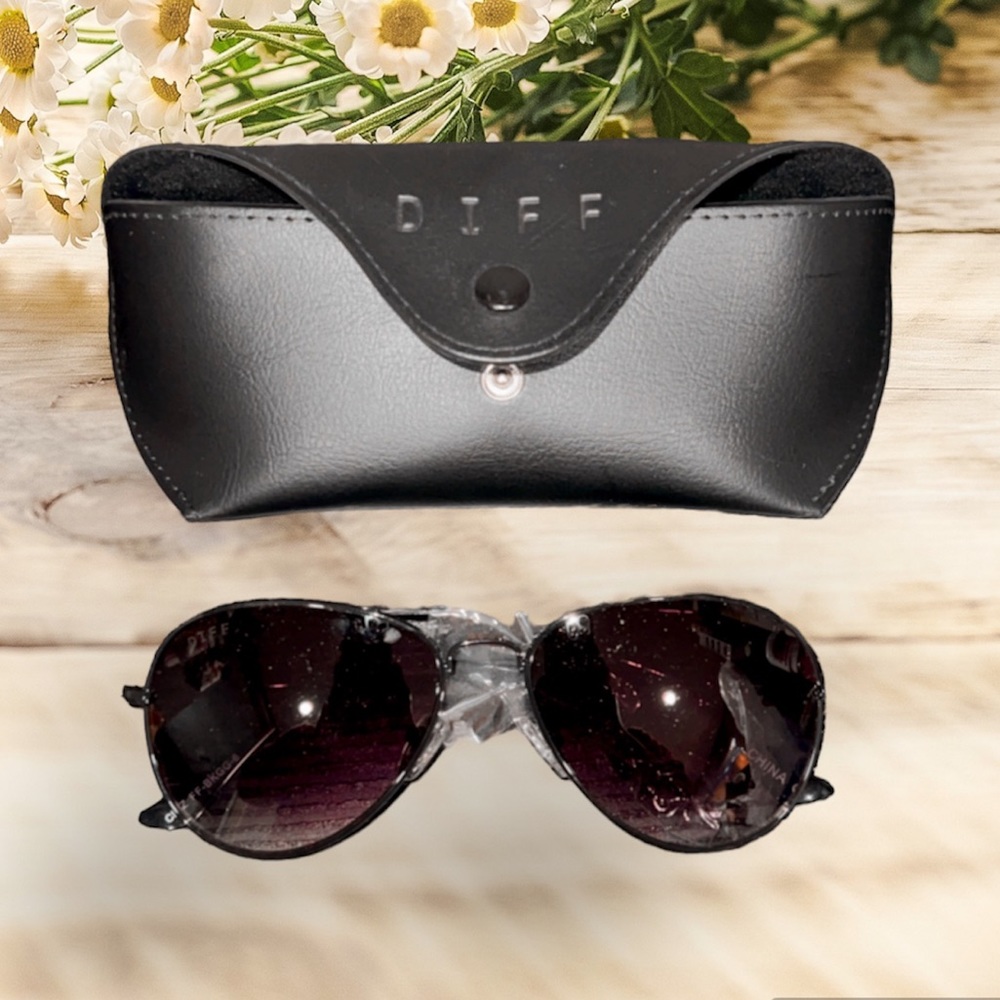 𐙚⋆˚✿˖° Diff Eyewear 𐙚⋆˚✿˖° - Picture 6 of 6